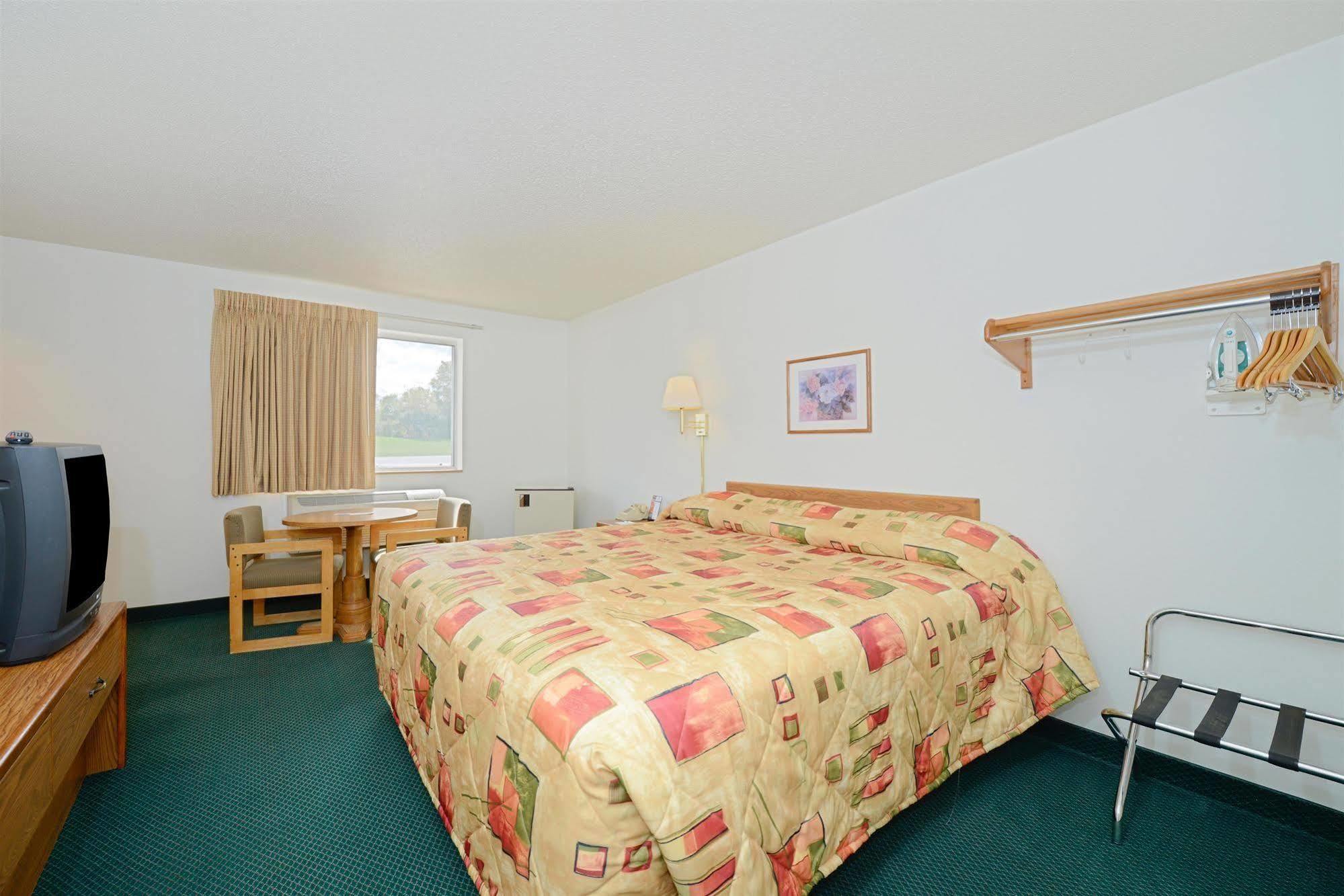 Americas Best Value Inn Charlotte Exterior photo